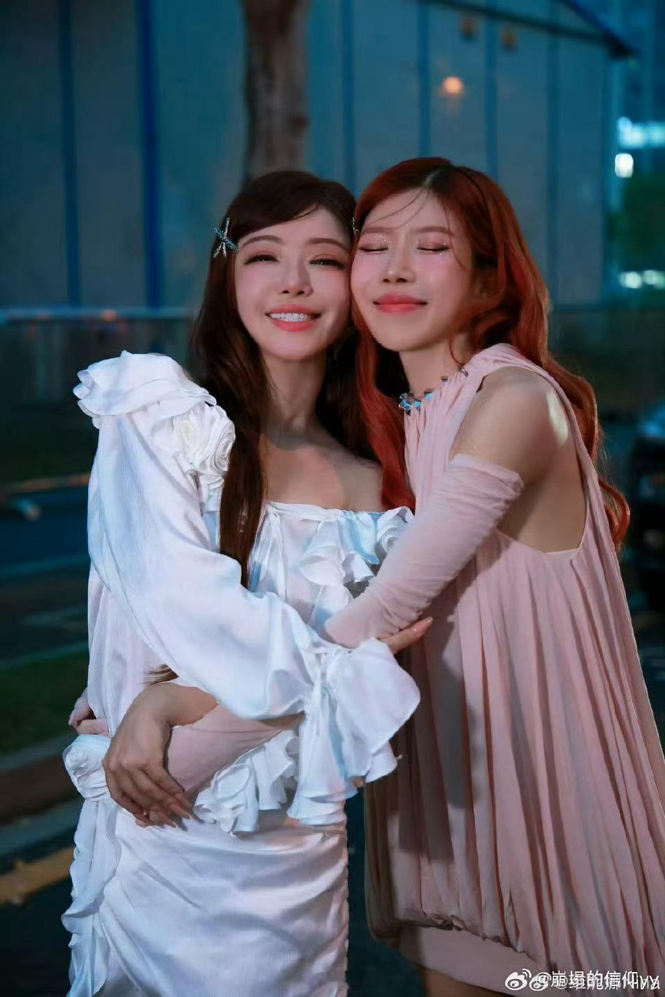 大艺术家舞台换装乘风2026庄法中文演唱成为本次舞台亮眼加分项，现学现唱咬字清晰