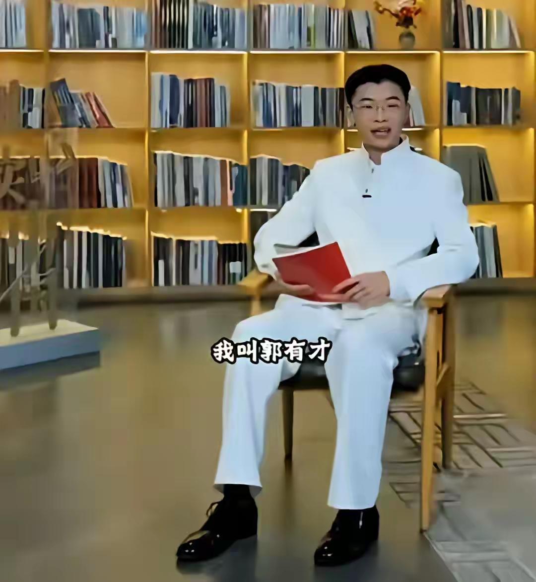 一个人如果红了就啥都懂了吗？显然不是，他还是他。
一个人做超越自己认知的事情会是