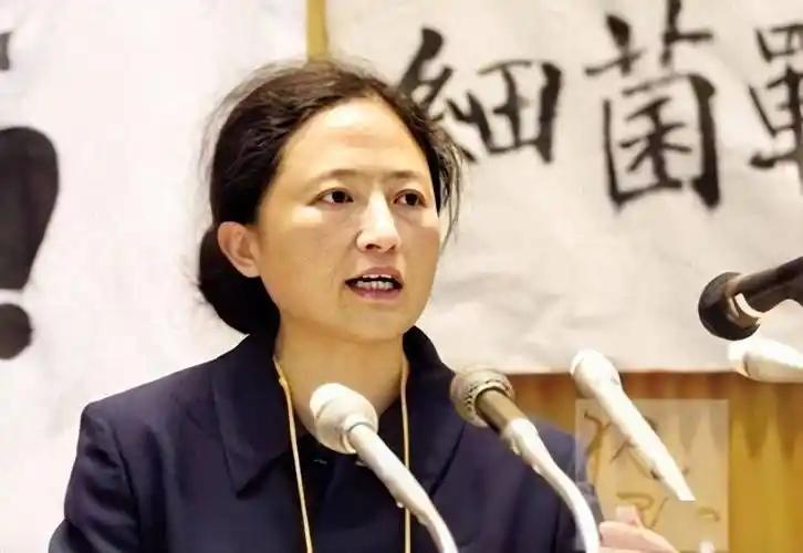 令日本政府头疼的中国女人，国内对她的宣传却很少，如今73 岁了。真正的战士不仅存