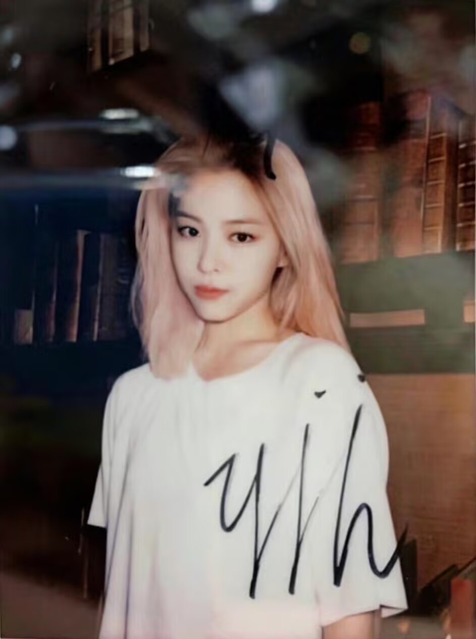 嗑颜bot 申留真  收藏了她的第二颗纽扣 