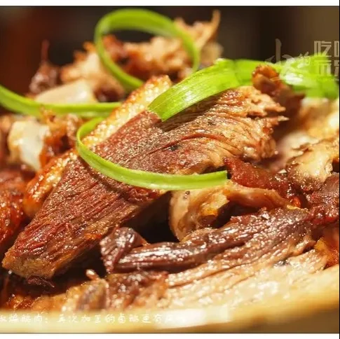 干煸鹅肉：潮汕的卤鹅别有风味，相当的美味，但是当你必须面对一只鹅的时候...