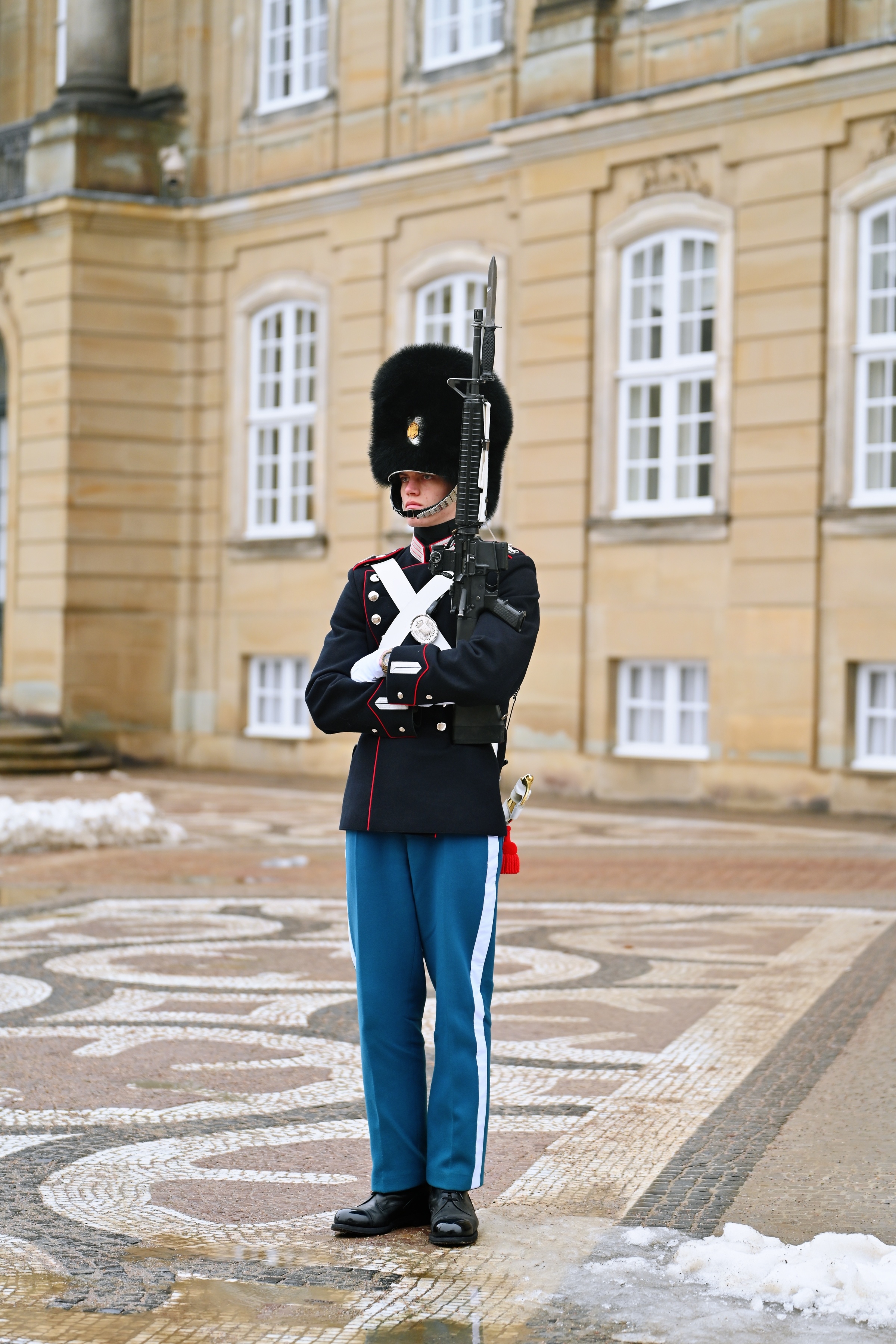 丹麦皇宫门口卫兵  短弹匣 