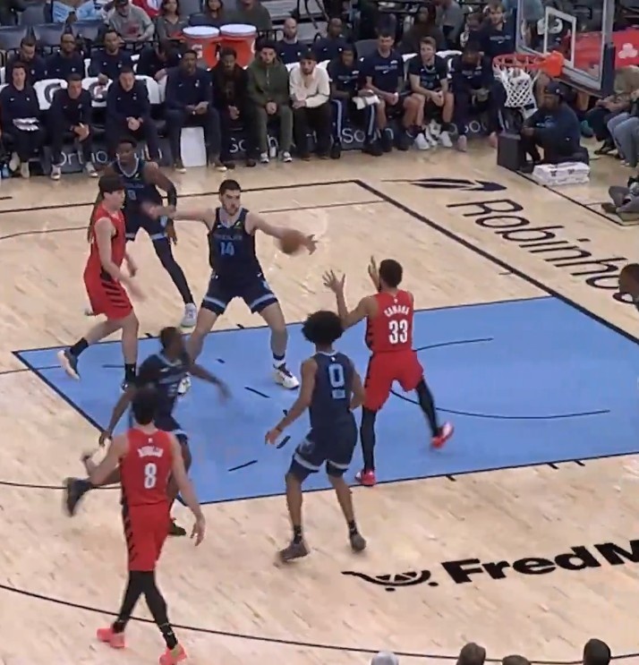 开拓者媒体人：对付扎克·埃迪可不易 杨瀚森各种奔波或有些疲劳