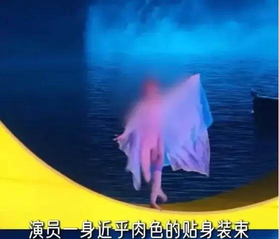 20年了，《刘三姐》还在为穿不穿吵架？这次吵的是该不该看！

2004年，18岁