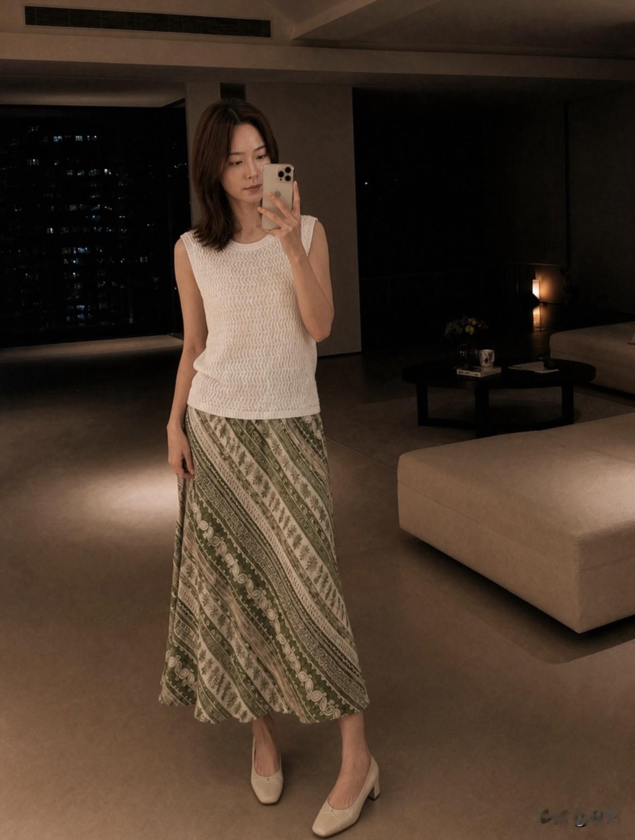 美女的美在哪些方面得以体现呢？真正的美，藏在舒展的外在风骨里。有人五官不算完美，