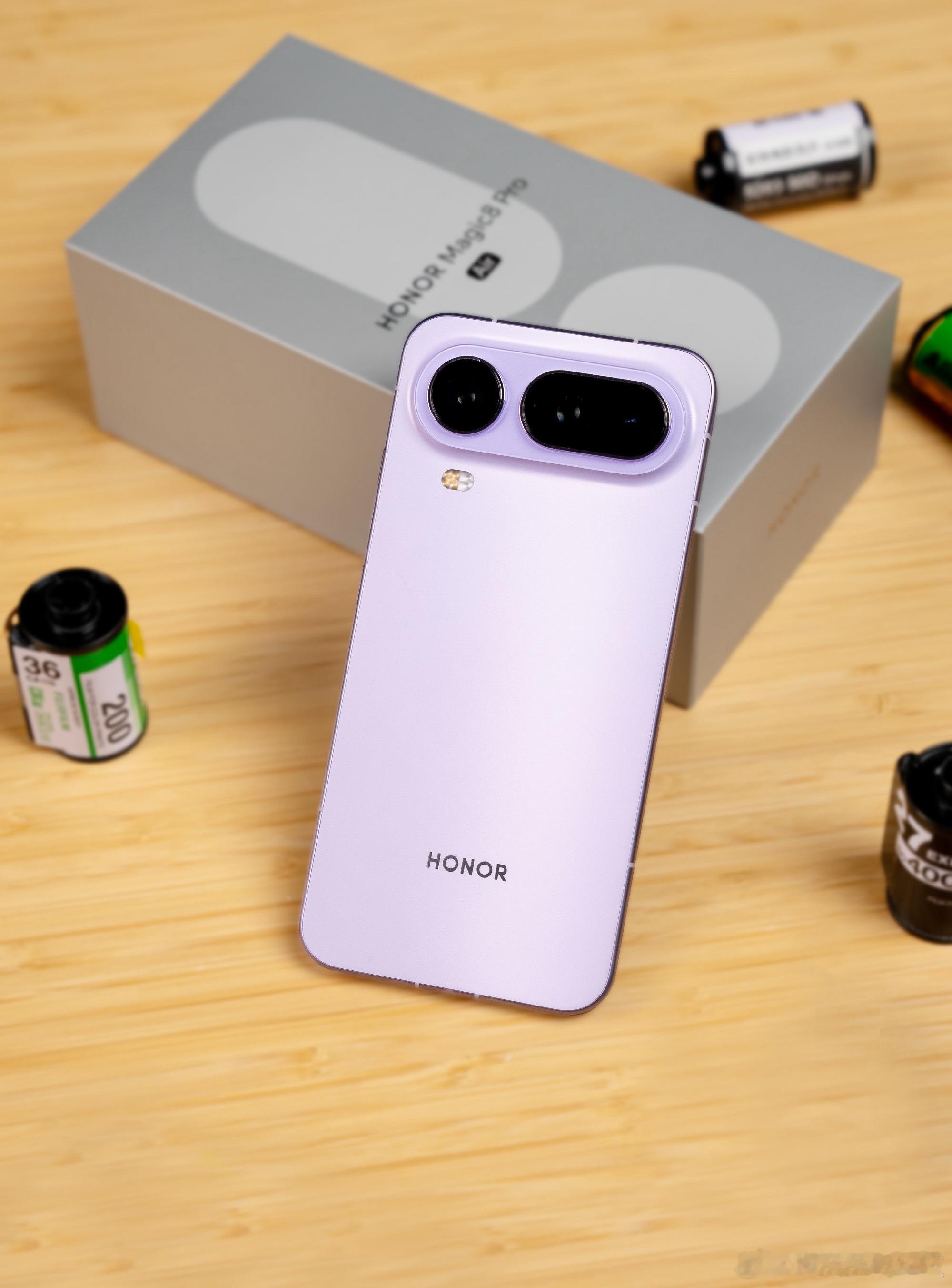 荣耀Magic8 Pro Air上手体验：155g的重量轻如薄羽，揣进牛仔裤兜毫