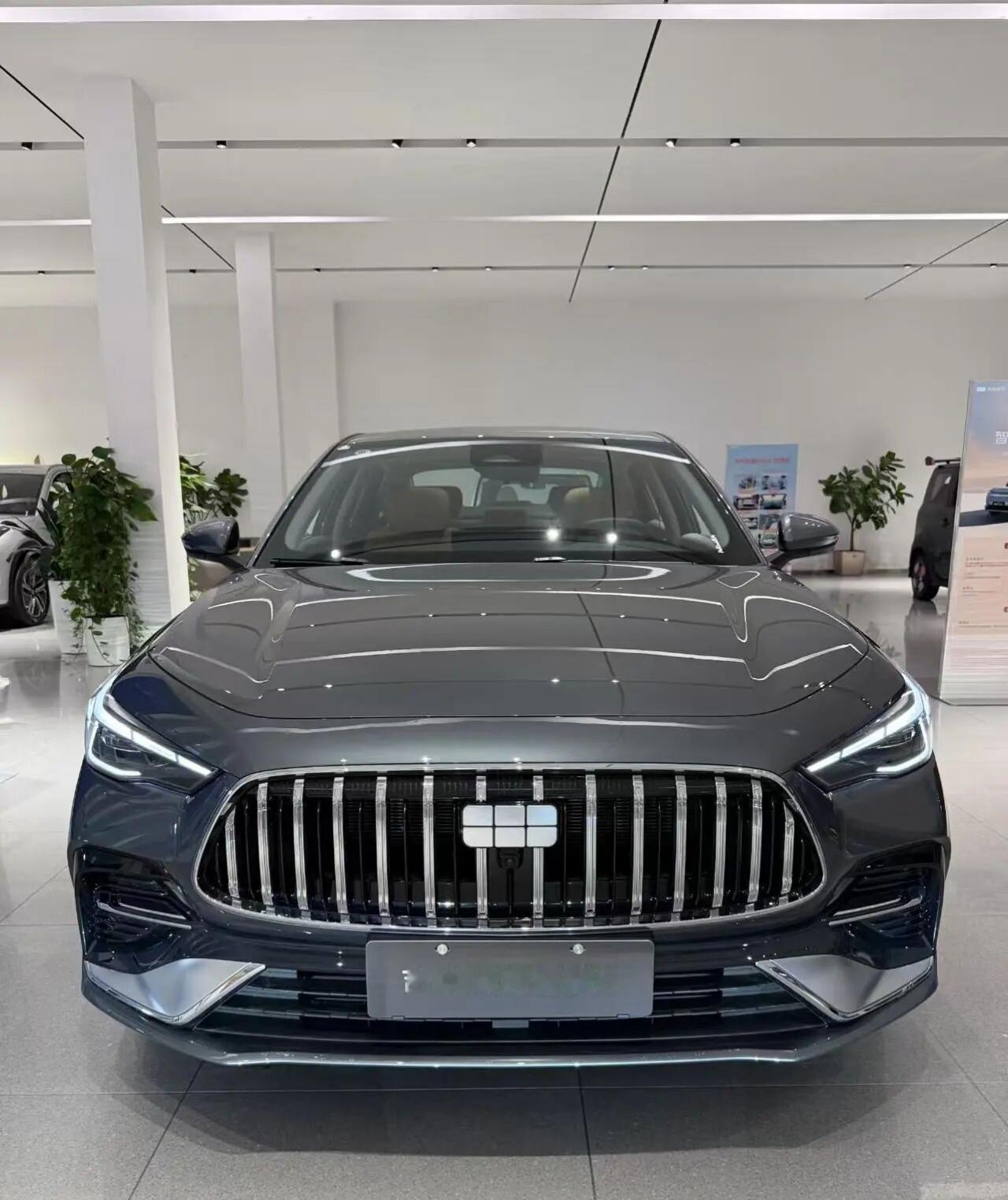 吉利银河星耀6预售7.98万起,能撼动秦PLUS的地位吗？吉利银河星耀 6 作为