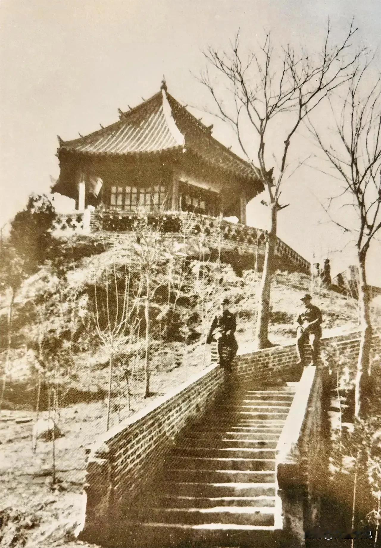 1934年 ，国民党驻临沂六十六旅旅长李占标，此人想学军阀孙殿英挖慈禧墓发横财，