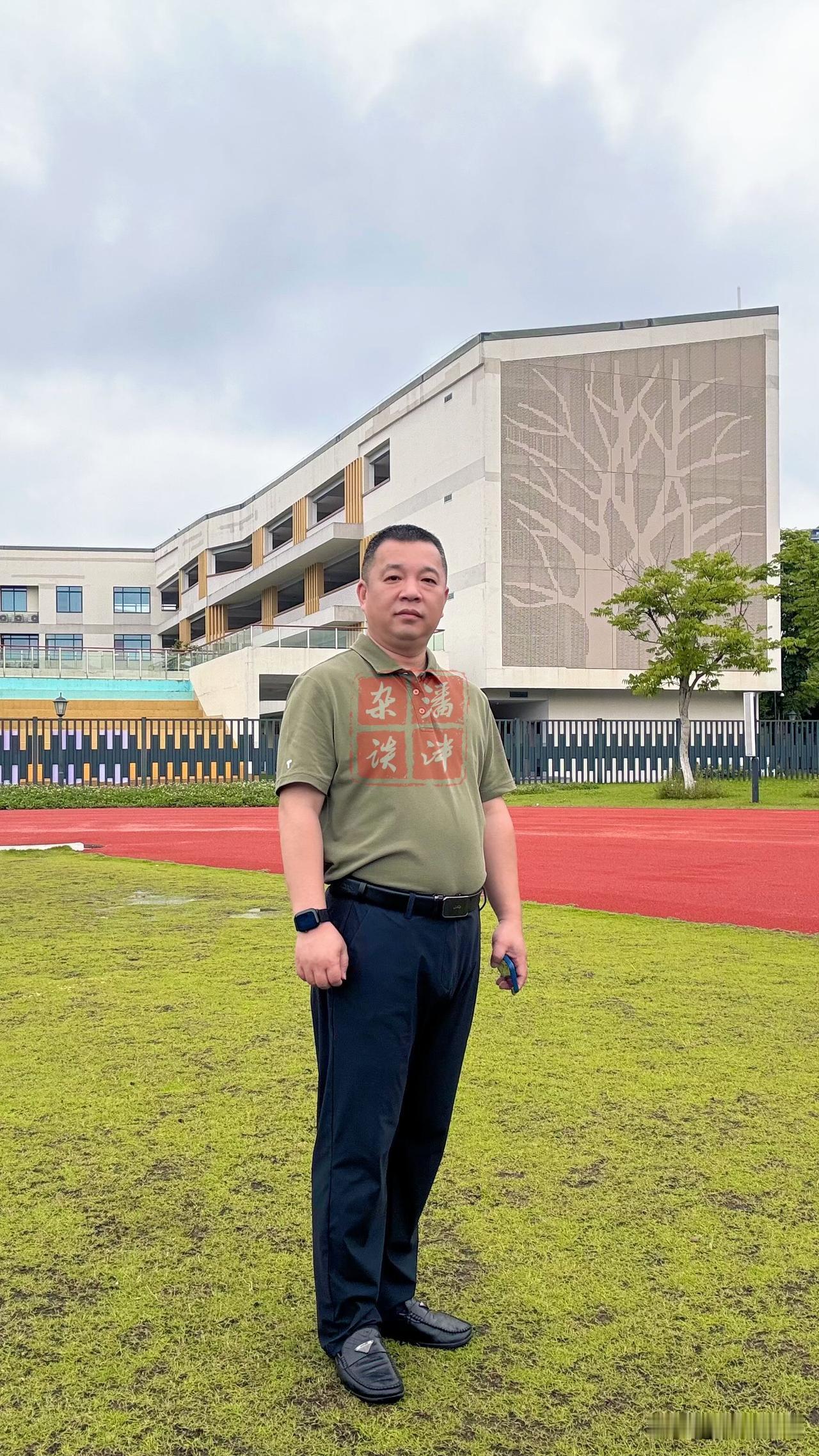 高考过来人前辈老大哥㊗️
所有考生都能乘势而上👏
提笔从容，落笔生花。
把十二