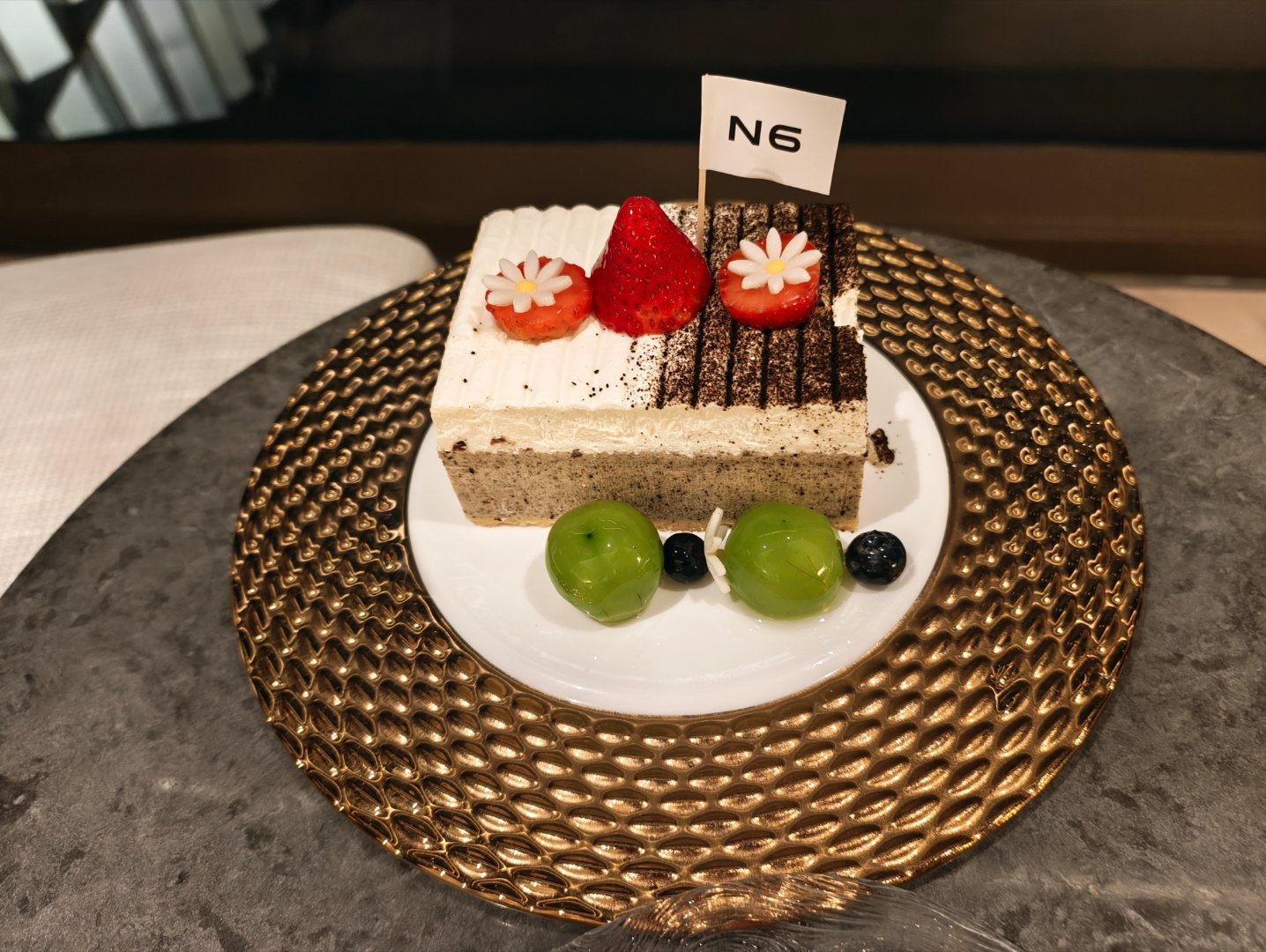 东风日产真的好会来事儿啊！9点半，突然有人敲门我寻思这谁啊？怕是跑错门了吧我一来