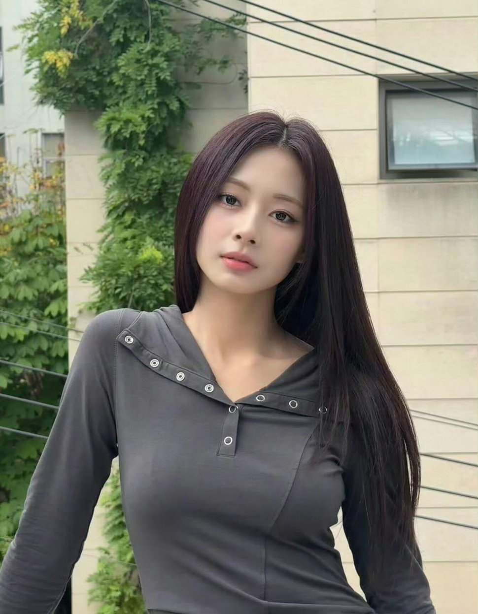 周子瑜生日给自己送了台保时捷姐姐生日快乐！做自己的大女主z真的太棒了！周子瑜