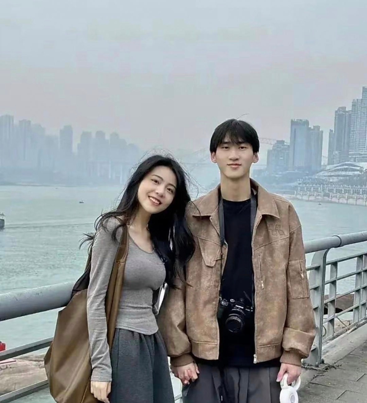 这样子的女孩子现在应该不多了吧 