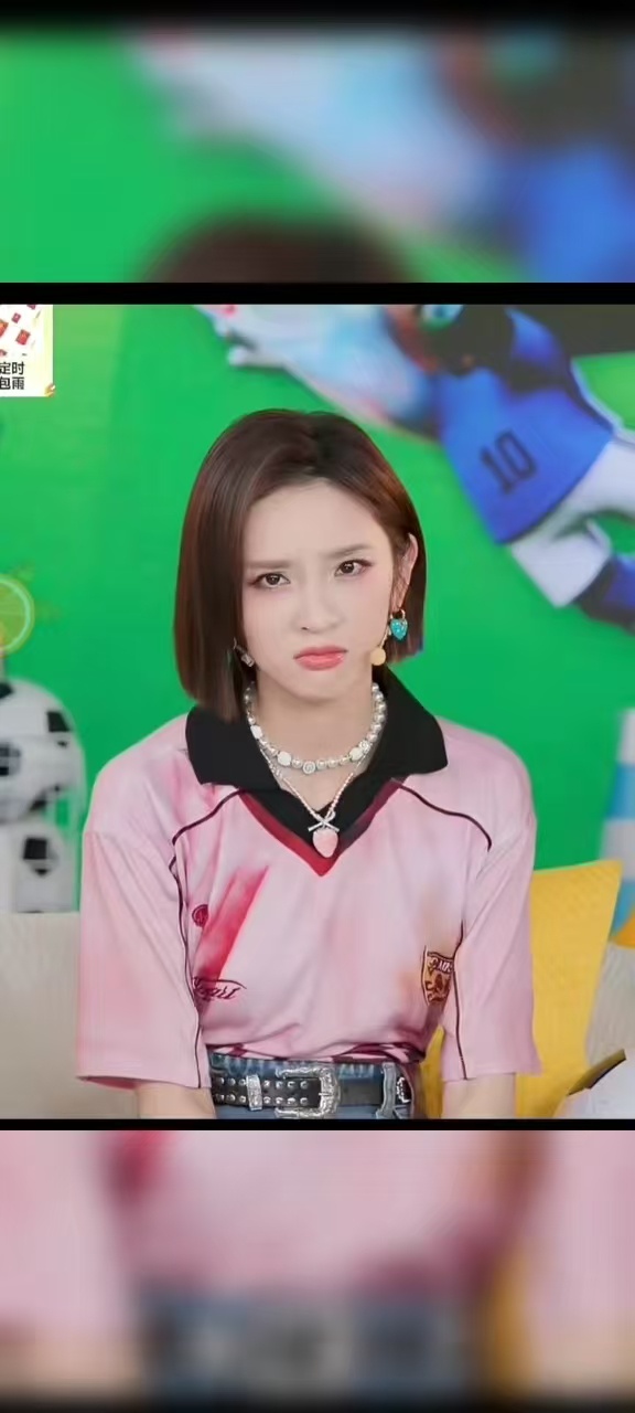 唐艺昕不止会演还会说 既能演绎跌宕剧情，也能清晰解读足球赛事，看透赛场战术博弈，
