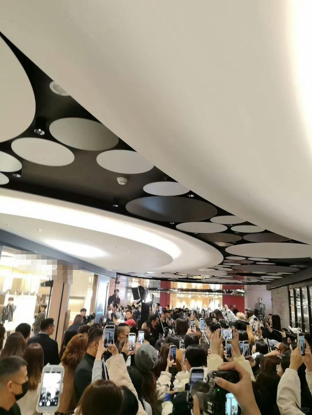 曾舜晞粉丝也是加入了周六早八人群里这人气真的很高了 