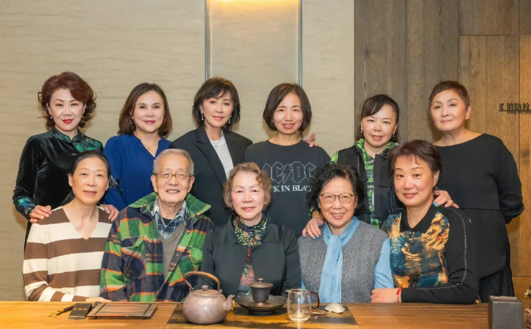 刘嘉玲回苏州，50年同学聚会，状态出人意料