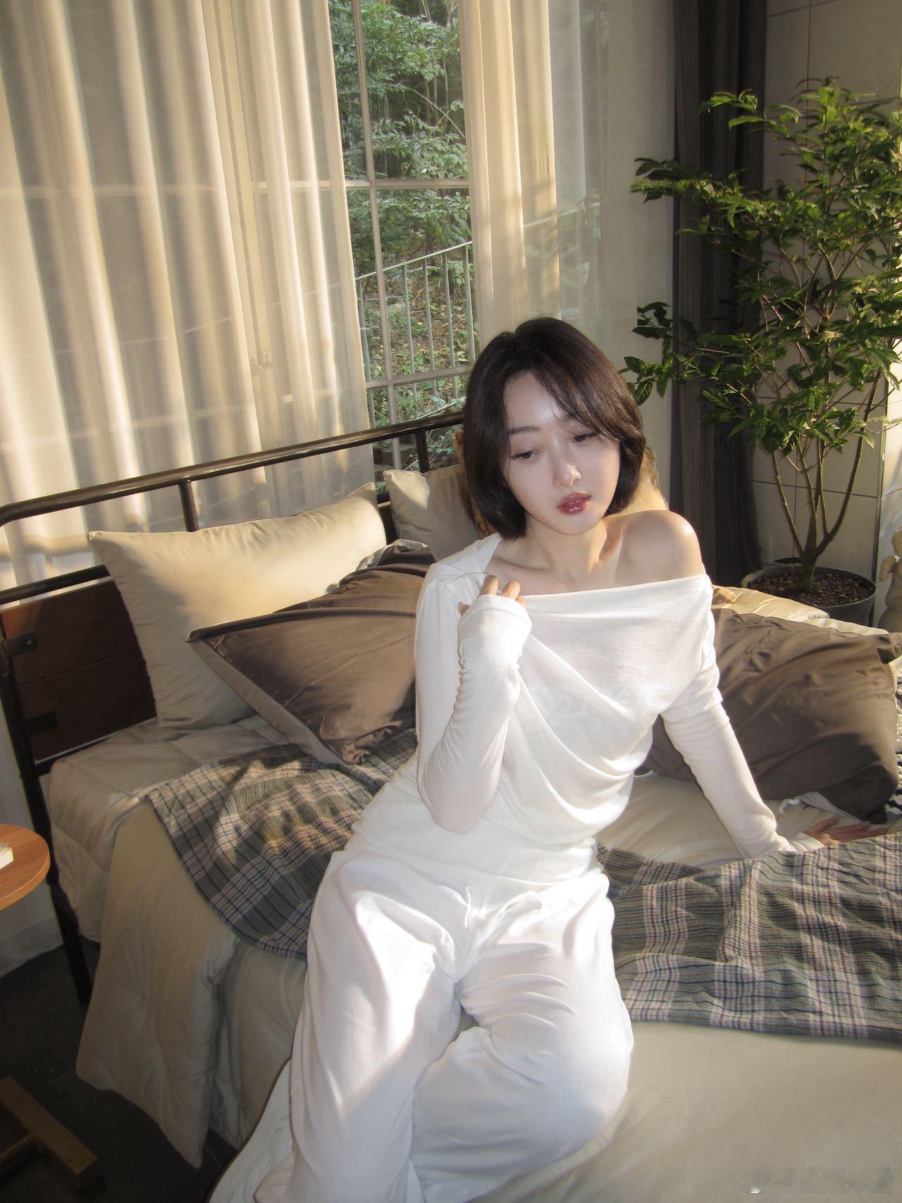 蒋梦婕韩剧女主既视感 从舞台到银幕，从热辣到清冷，蒋梦婕在不同维度间自由切换，展