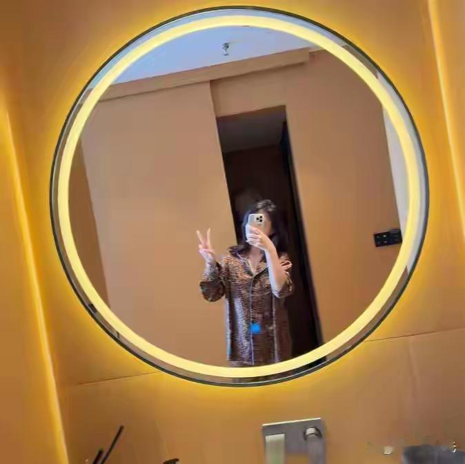 山西大同桔子水晶酒店惊天反转！万字差评竟成出轨自白书，全网围观：她亲手点燃的婚姻