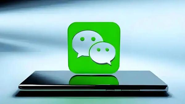 此次 iOS 版微信（版本 8.0.71）针对朋友圈个人主页的改动，核心在于从“