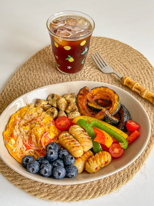 干净饮食🥗烤贝贝南瓜蟹柳滑蛋拼盘🫐冰美式