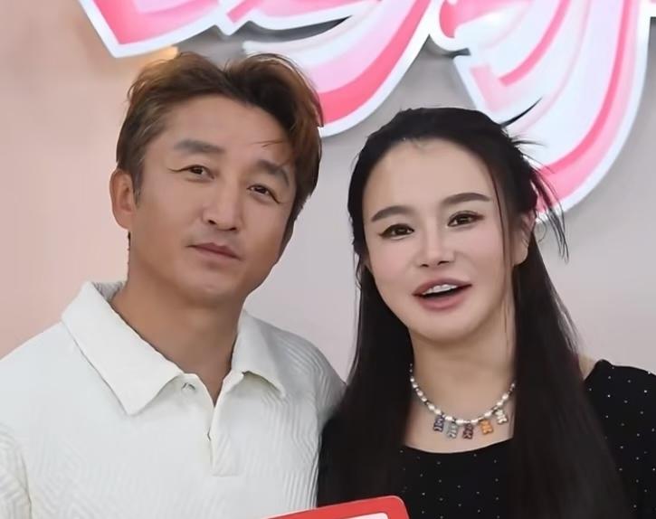 好奇邹市明2个亿怎么亏的 

冉莹颖不就是学经济的吗 查了一下才发现，原来这个事
