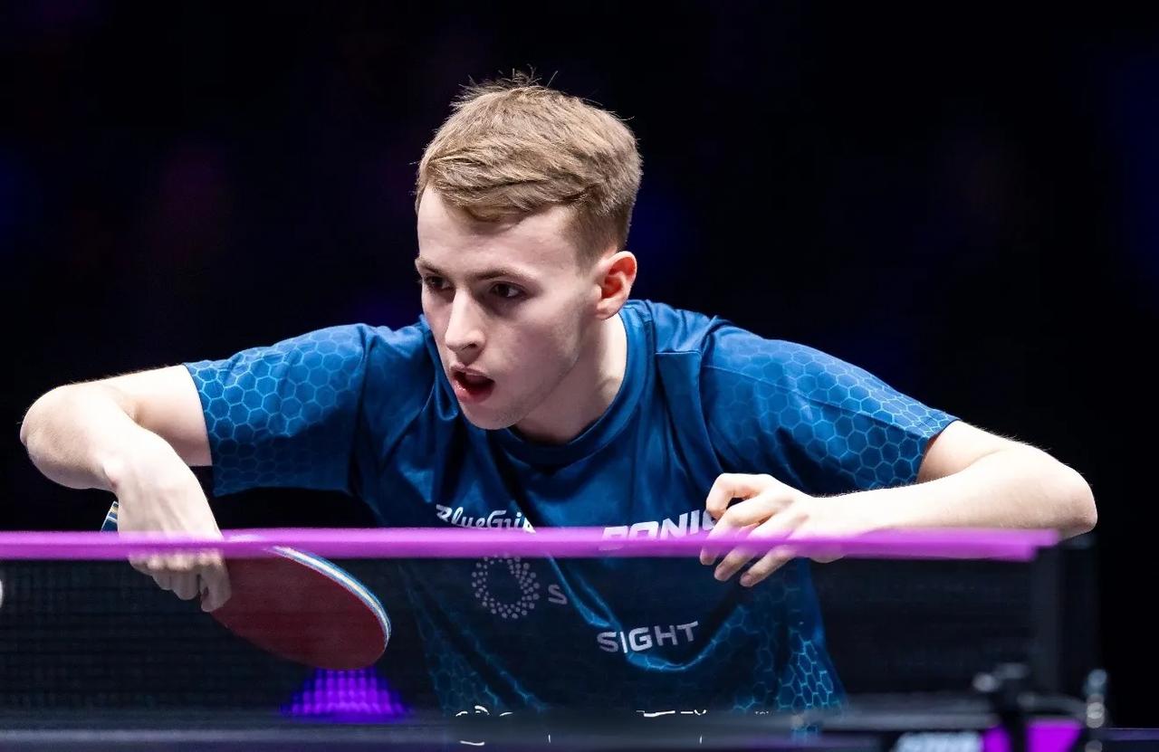 刚刚结束了一场WTT突尼斯常规挑战赛男单1/4决赛，男单头号种子、世界排名第26