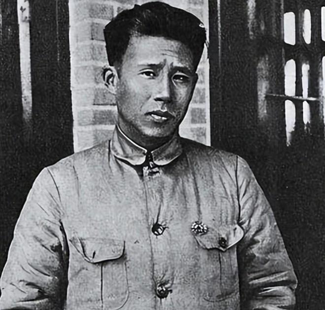 1933年，被捕的廖承志在狱中看见了同样被捕的陈赓。他灵机一动，对陈赓说：“我有