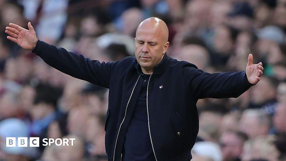 关于Liverpool sack head coach Slot，最近球迷讨论热