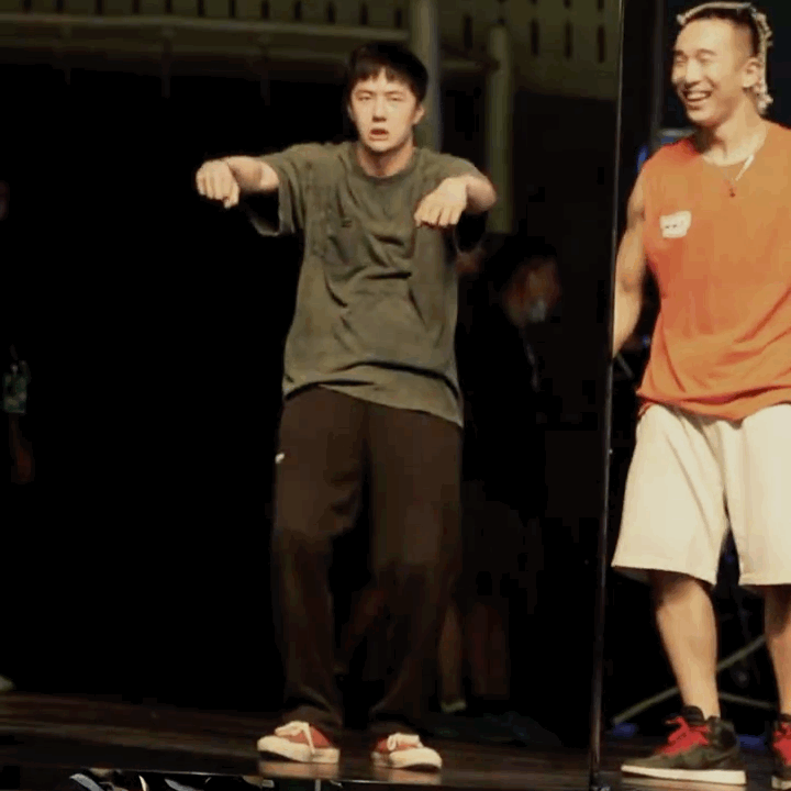 我对这位明星本人没什么意见，只是好奇这些动作到底有什么看头? 为什么王一博的粉丝