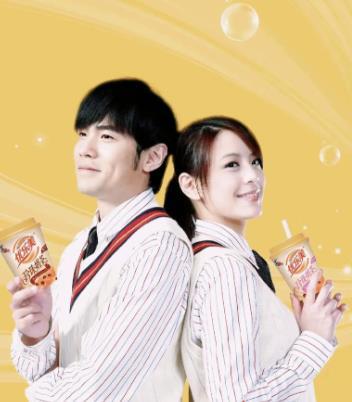 周杰伦 江语晨 网友挖出周杰伦与江语晨物料，称当初周董是为了气Hebe才和江语晨