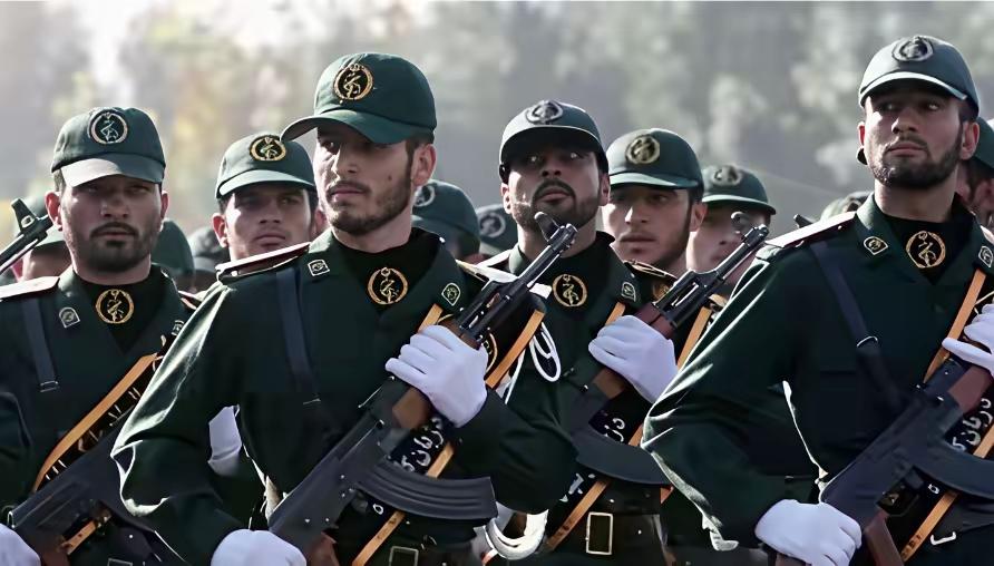 革命卫队为何能如此顽强抵抗？
原因在于他们是在为自身而战。
革命卫队并不依赖政府