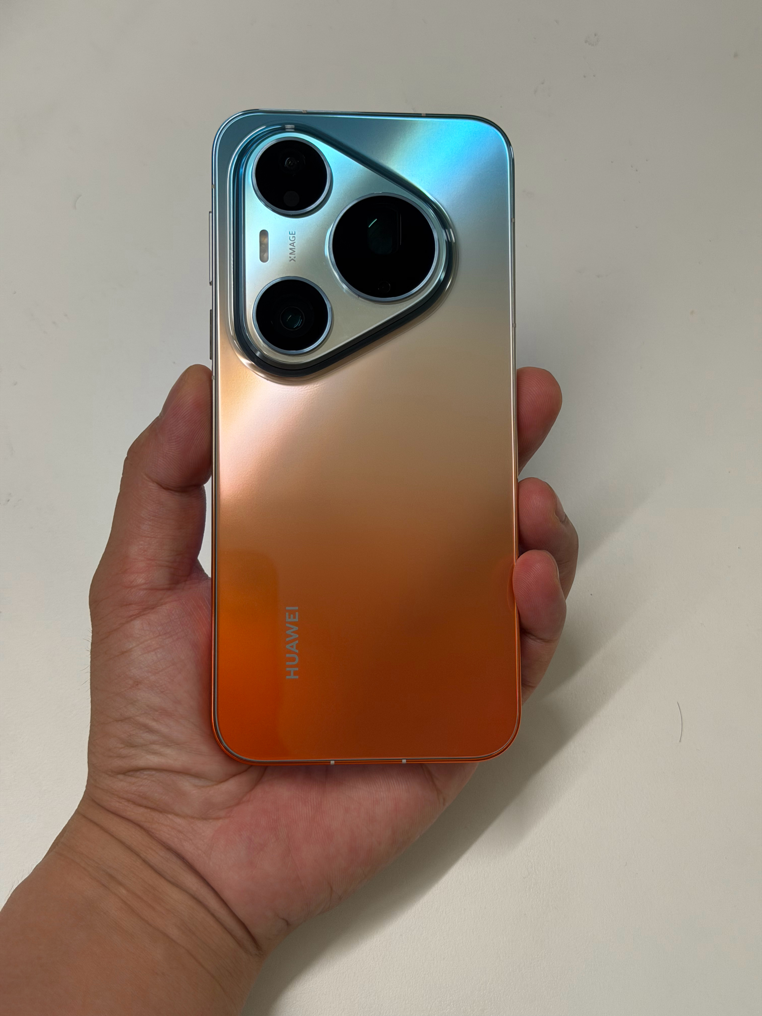 华为 Pura 90 Pro Max 上手体验，橘子海太帅了，你可以永远相信华为