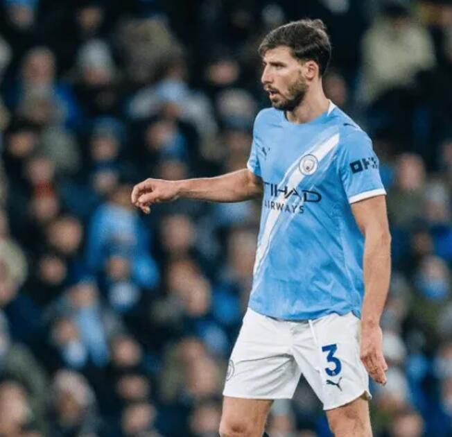 曼城官方宣布，球队中卫鲁本-迪亚斯在对阵切尔西时腿筋受伤，缺席4-6周。曼城主帅