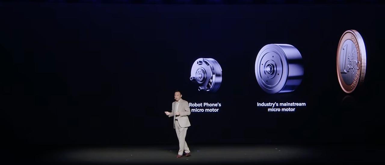 荣耀Robot Phone的云台相机，用了超小的电机驱动，有四自由度。相机是用的