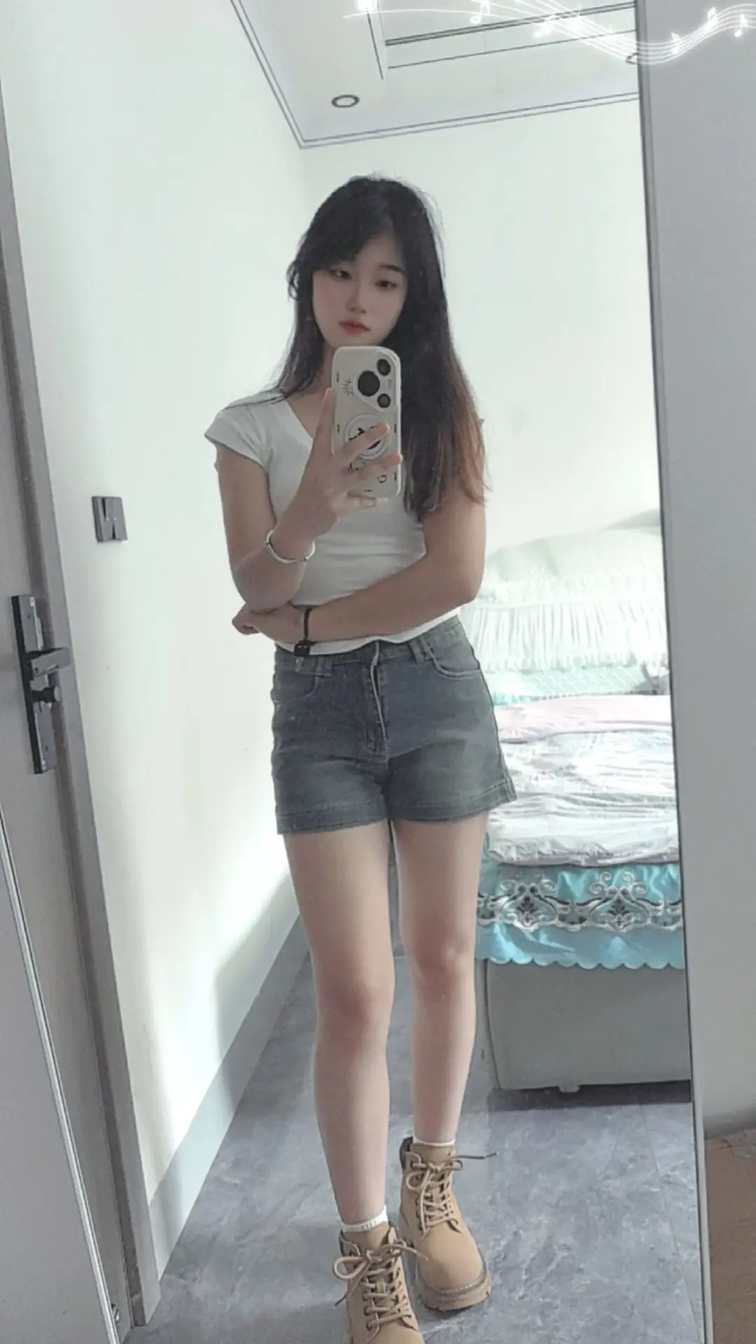 如果男人没有经济来源，就算人品再好，再顾家，在别人眼里也是一文不值，这...
