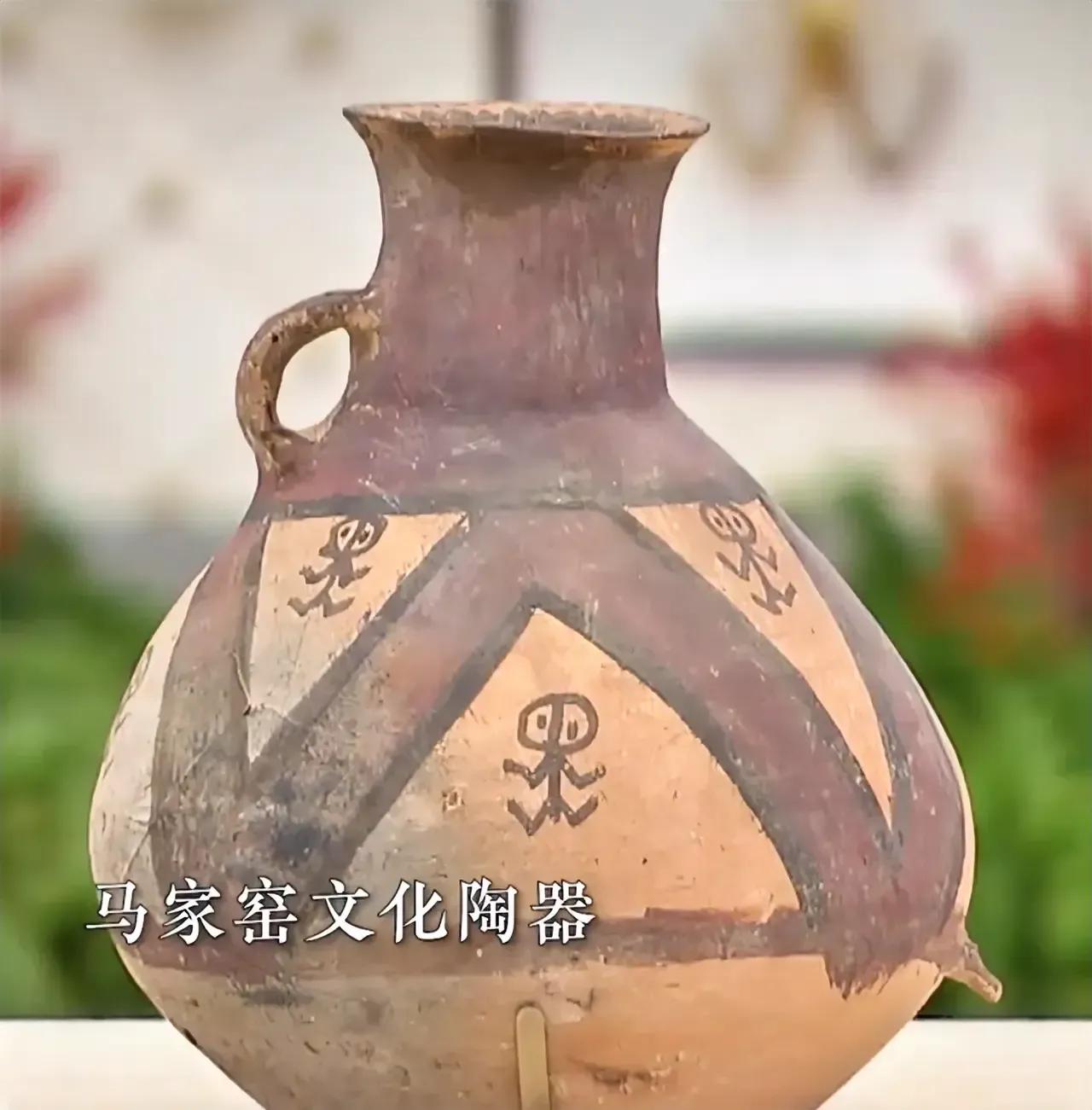 意大利归还56件文物
11月8日，意大利向中国返还56件中国文物，包括马家窑文化