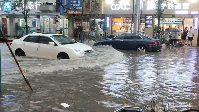 台风“白海豚”正在靠近华东沿海，沿海地区需要提前做好防风防雨准备。


今年第1