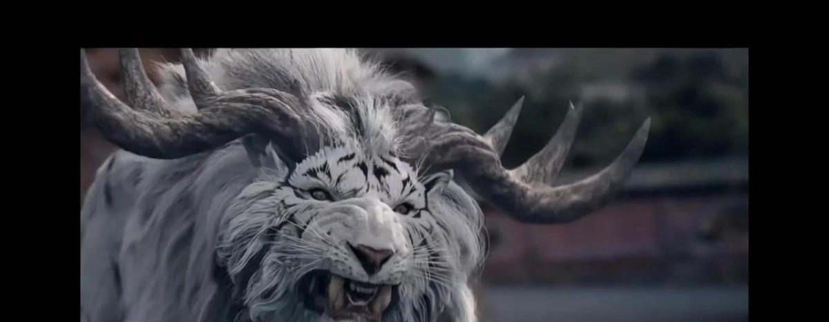 白泽一睁眼，抖音就炸了。
唐诡3预告片最后三秒，白衣男回头，额头金纹闪一下，弹幕