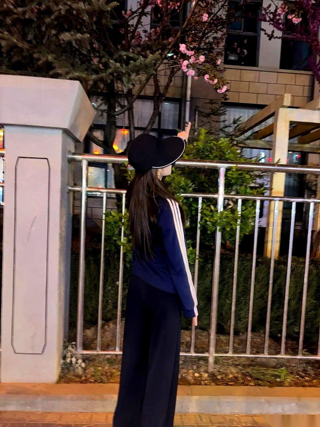 别泡枸杞了，手里的保温杯也趁早扔了吧。最近网上传开了一份堪称“五毒俱全”的长寿秘