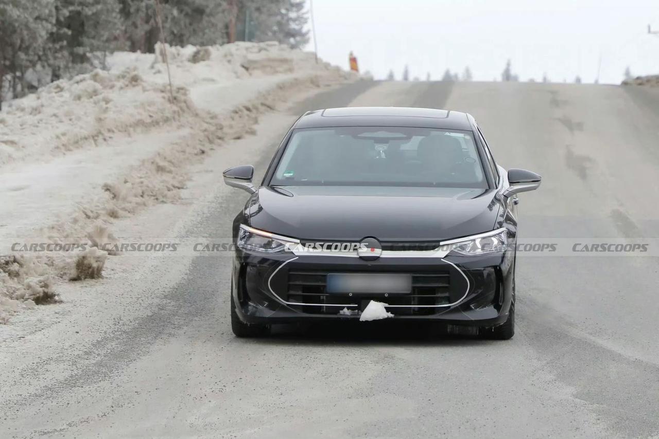 大众全新三厢轿车谍照！专供中国市场，外观看着如何？
盲猜一波 是上汽大众的新款帕