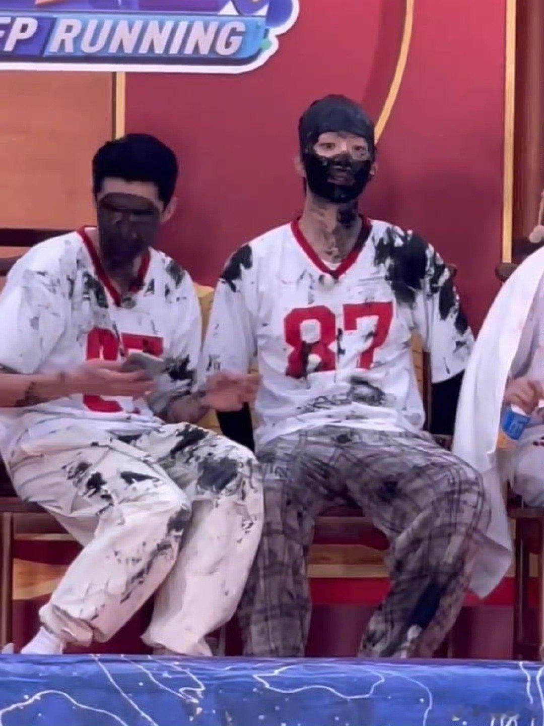 #王鹤棣 煤球#欣砸，开门，是东方黑苍 ​​​