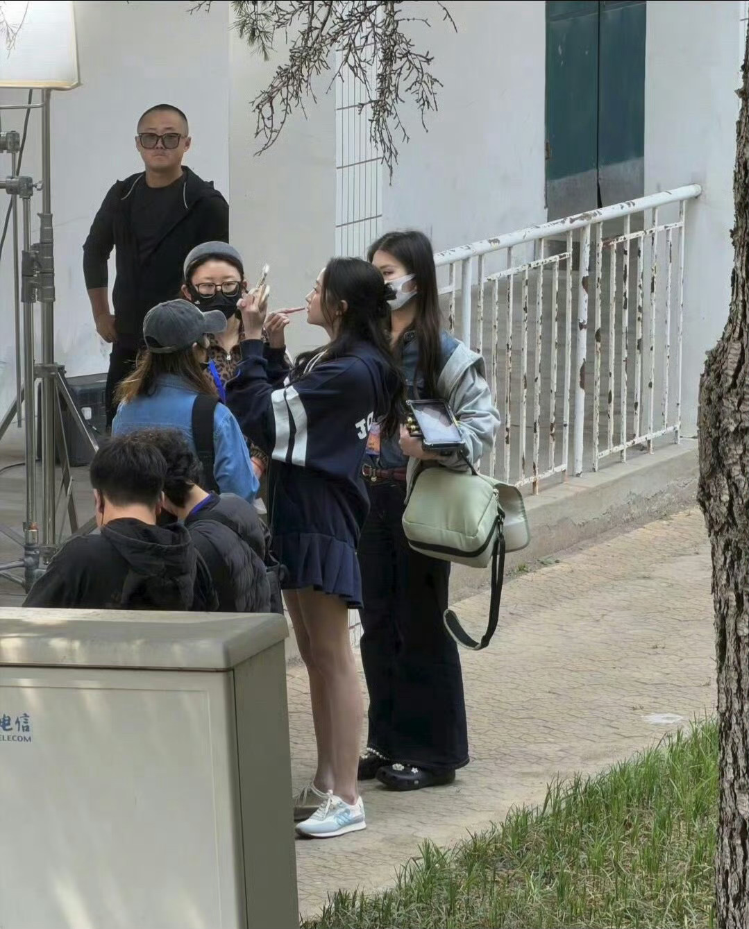这CP感绝了！关晓彤清冷御姐，林一温柔哥哥，路透里的氛围直接拉满，新剧快上吧！关