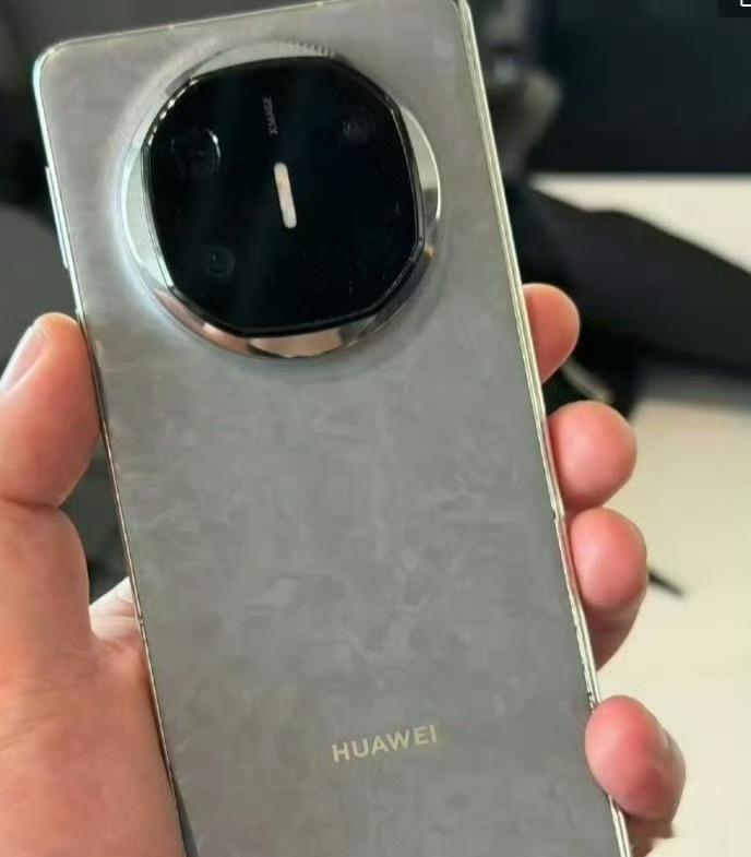 小大阔折叠分别适合什么人其实折叠屏发展到现在，我觉得已经过了单纯炫技的阶段。结合