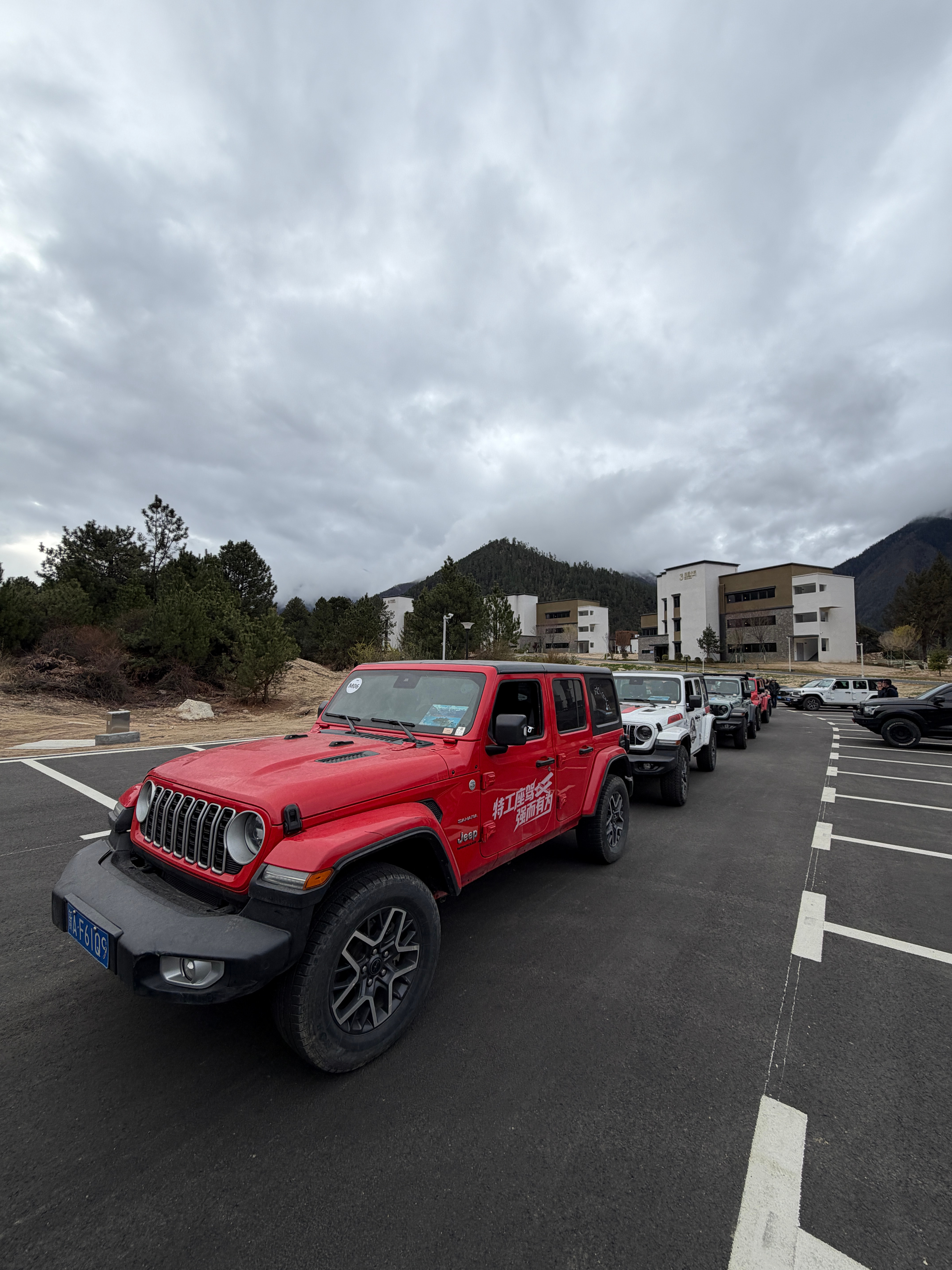 早！今天要开牧马人去穿越！ 林芝