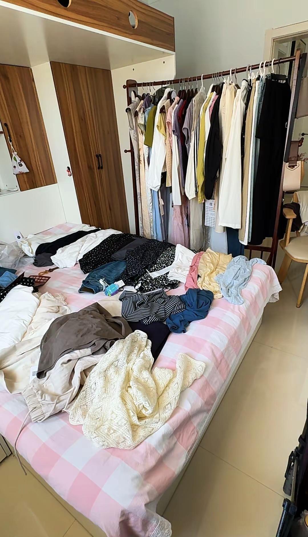 我身高158，体重106斤，做我闺蜜一定要和我身材一样，你的衣服我包