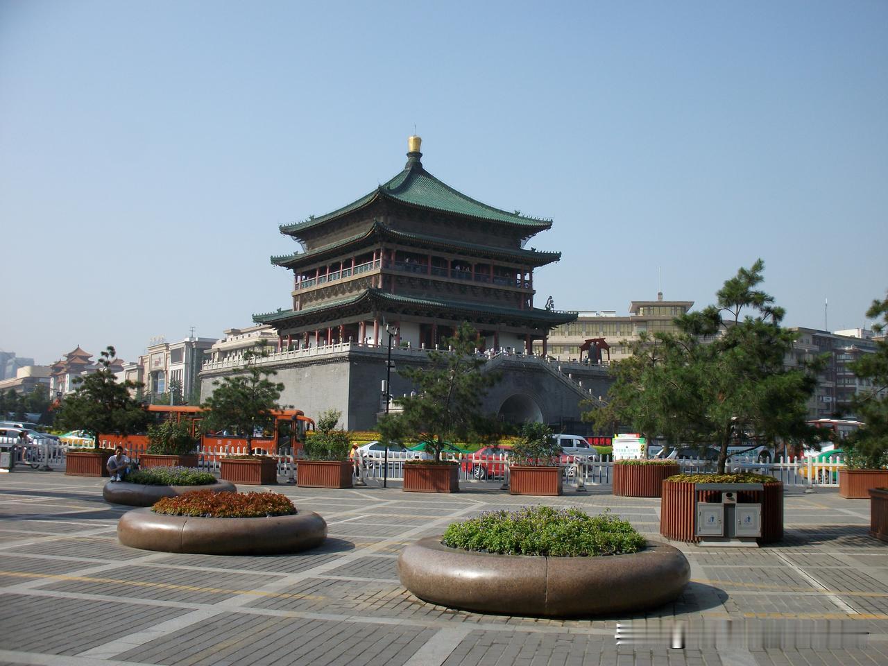 晒图笔记大赛晨钟暮鼓忆长安，青砖绿瓦诉古今。打卡古城地标——西安钟楼，感受六百余