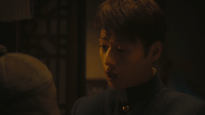 魏大勋新剧背少年中国说这段 家人们，这段戏的后劲太大了！昏黄烛光下，杨凯之的侧脸