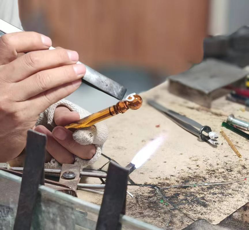 秦岭笑谈曲阜师范大学大学生寒假社会实践【探秘琉璃，传承匠心】为深入学习淄博琉璃历