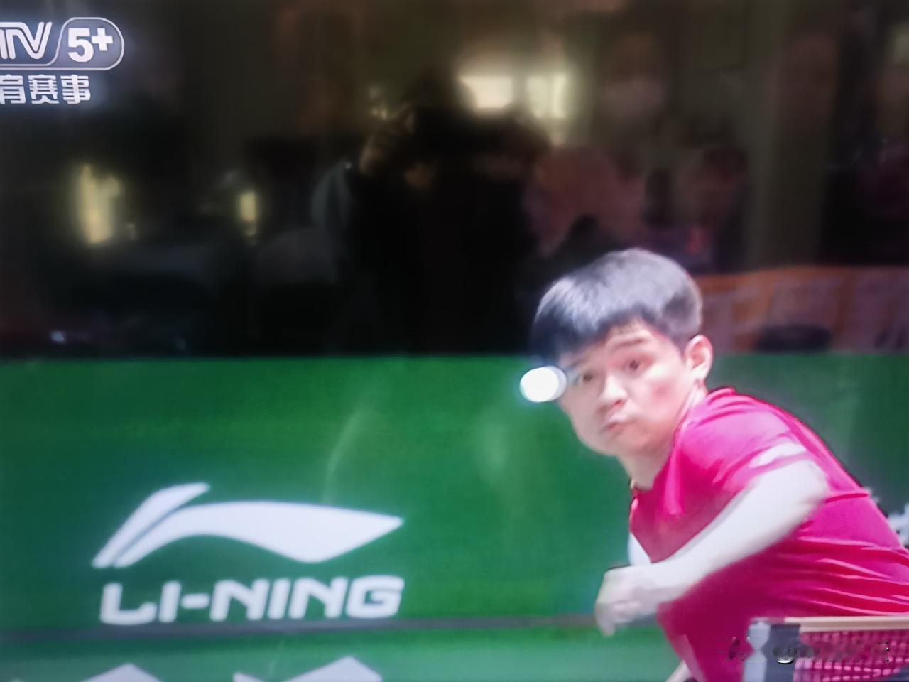 国际乒联混合团体世界杯第二阶段，中国队对阵日本队，第一出场的是混双王楚钦和孙颖莎