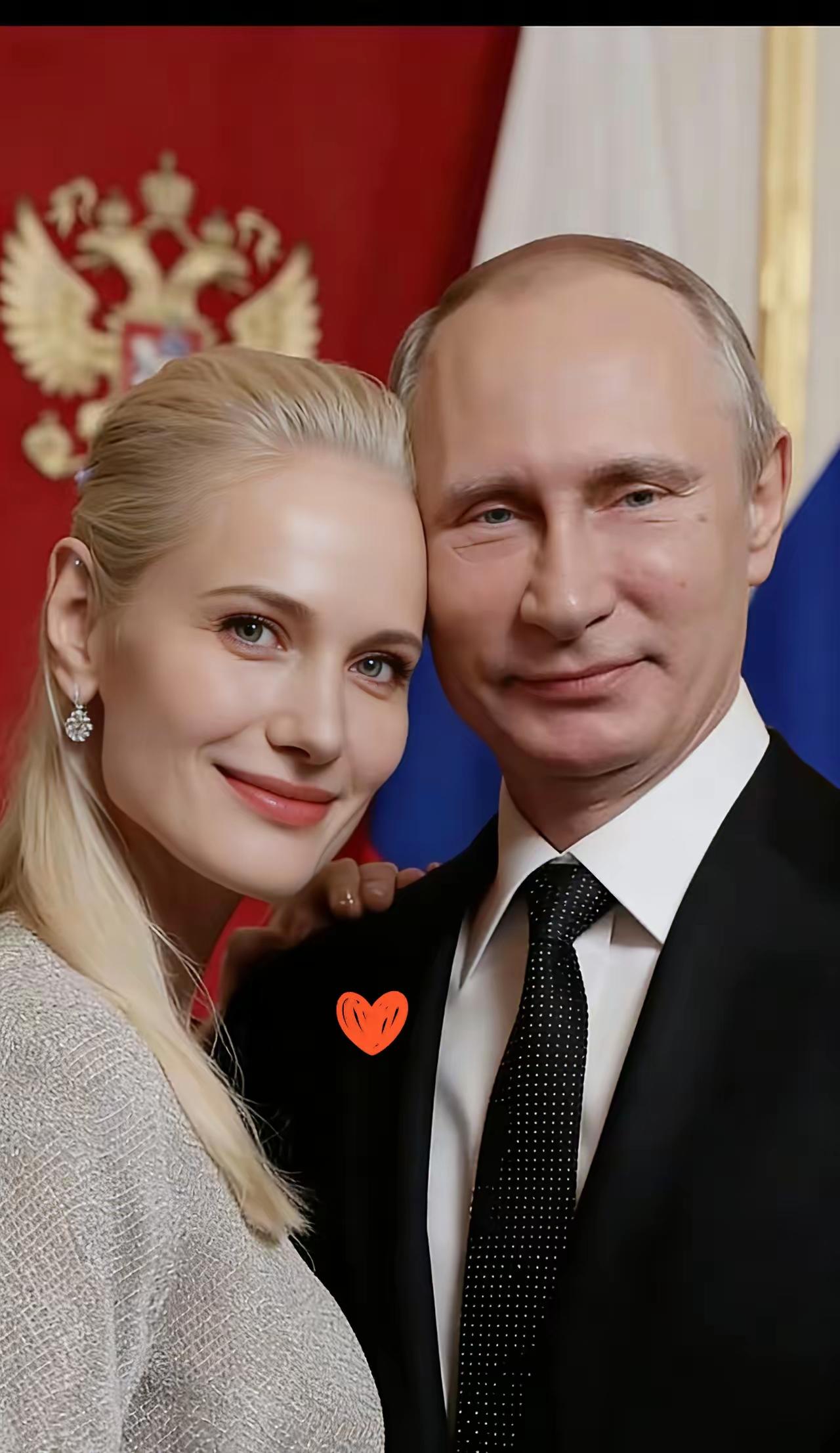 普京这波操作太猛了！在年度记者会聊严肃话题时，被女记者追问恋爱情况，他直接咧嘴回