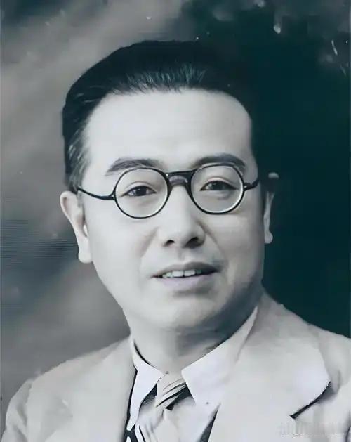 大庆油田发现者谢家荣吞下一整瓶安眠药，在睡梦中离世，第二天，妻子吴镜侬在他身边发